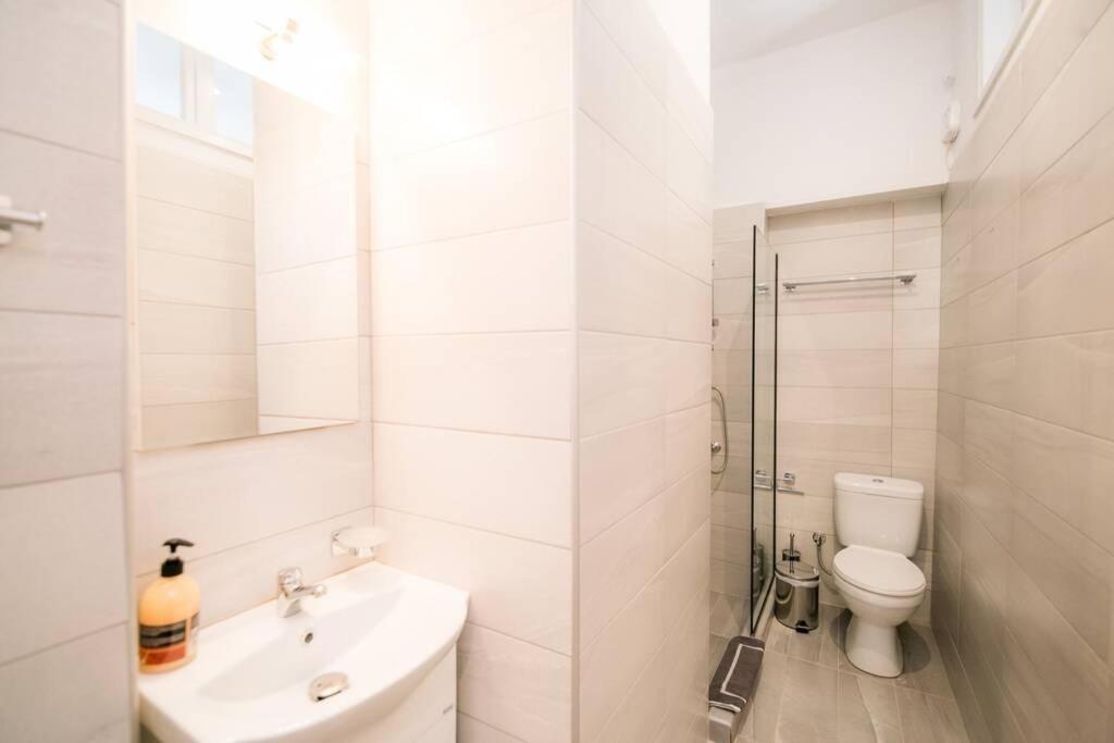 Belajo Central Apartment And Jacuzzi !! Golos Dış mekan fotoğraf